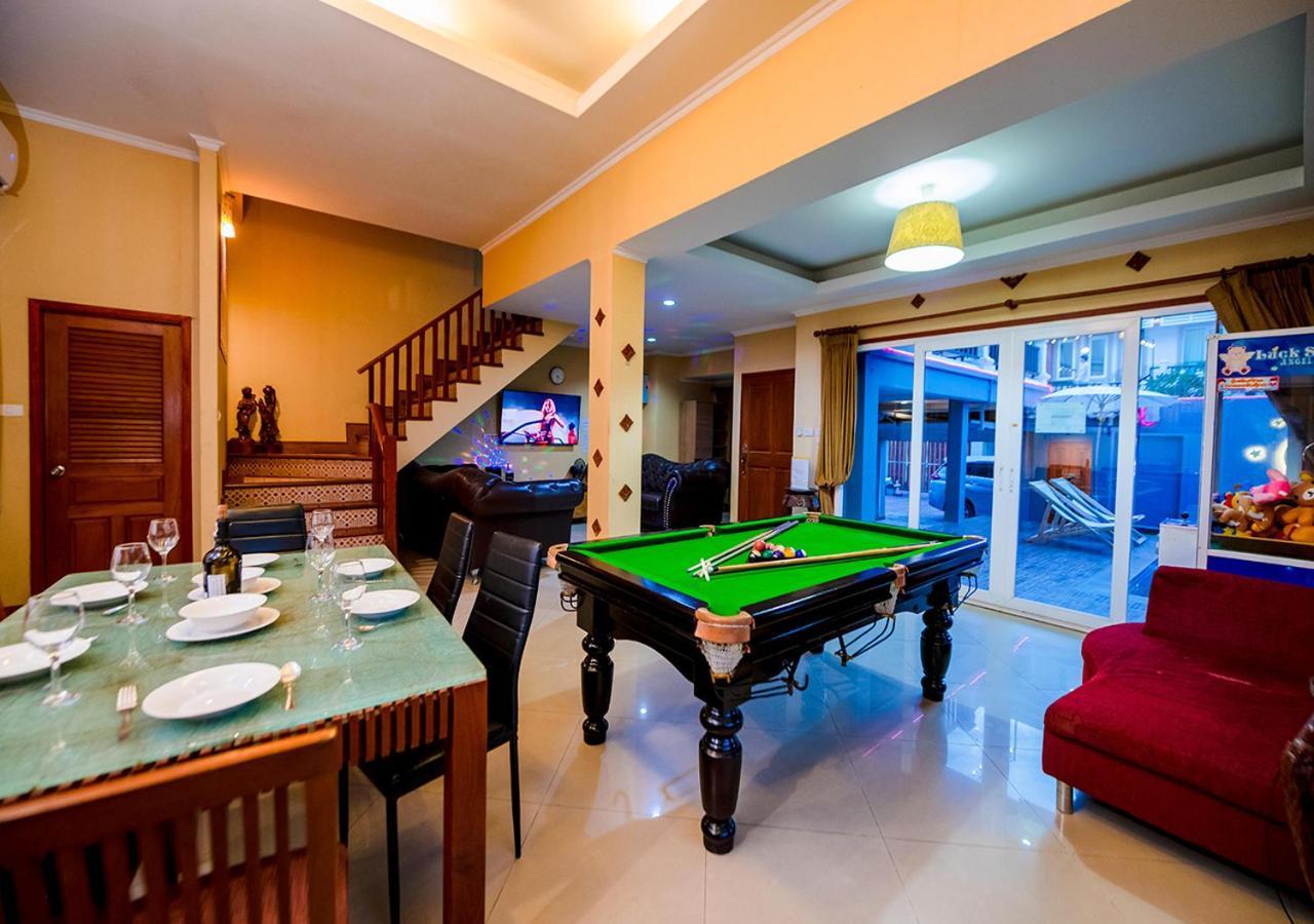 Holiday home 4 Bedroom Town With Private Pool